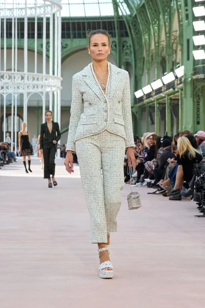 Look 43